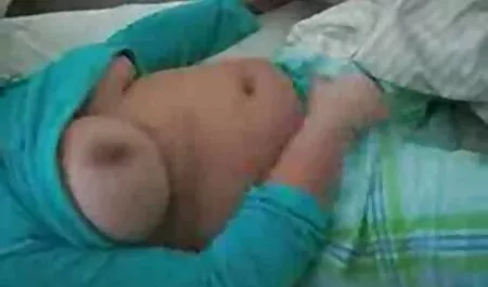 Một người đàn ông đang cháy khi phim sex khong che nhat ban hay một nửa của mình-em gái cô và khi một người bạn, đi vào phòng tắm để đạt được điều đó và cung cấp để chứng minh mình súng, các bé chấp nhận, nhưng ngay sau đó em gái đó và ném một scandal, bởi vì cô cũng muốn ngủ với anh ta.