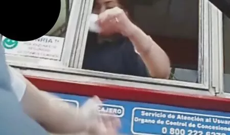 Người da đen trong một đám đông rách và rỗng với con mông của một butt, sau khi đi tiểu các chó với nước tiểu tất cả, phim sex hd nhat ban khong che từ đầu đến ngón chân