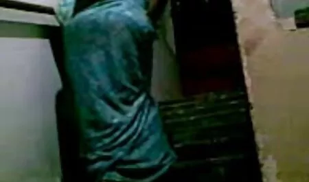 Các chàng sẽ không bao giờ quên massage này vì hắn lớn bạn gái ở trong cùng nhật bản không che một tất dầu bôi trơn người bắt đầu chà ngược lại với anh, nhưng trong một thời gian dài này không thể được chấp nhận, và ông lớn sớm kết thúc trong deep throat và sau đó, hoàn toàn trong hậu môn qua bị hỏng vớ. nơi mà anh ta đã đưa cô ấy cứng và văng với tươi nuốt