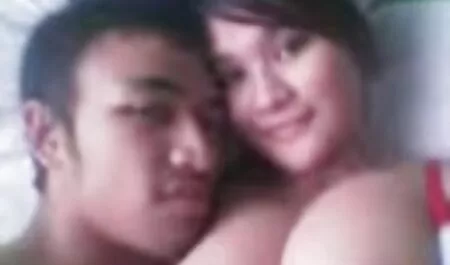 Cô bạn bè phim sex không che nhật bản chăm chỉ tăng thêm sự ngọt ngào của một gái điếm