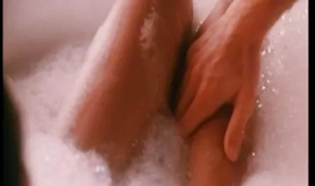 Khi về nhà, các bạn gái nói cô đã sẵn sàng để có phim sex hd nhật bản không che tình dục và sự vui vẻ, anh chàng thích đặt trên một số quần với một cái lỗ của mình đen và có một chai chất bôi trơn ở bàn tay của mình vậy mà trong một mạnh mẽ đập vào mông ông có thể đổ cho nó một mái trượt.