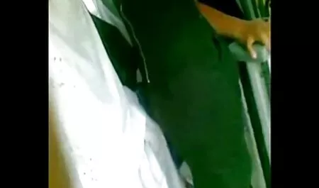 Mong manh và cô gái nhỏ với vú nhỏ, cố gắng phim sec nhat ban khong che sâu tình dục với một dương lần đầu tiên