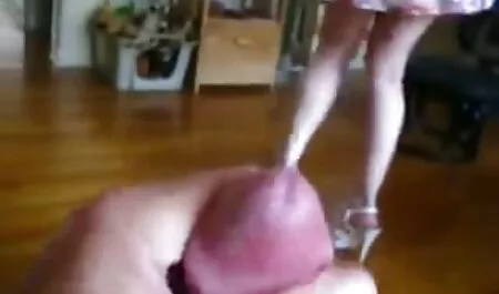 Một cô gái trẻ chấp nhận một phim sex nhat ban khong che hay lời đề nghị từ chủ sở hữu của nhà chị
