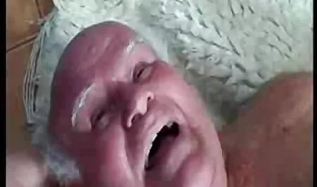 Một cô gái trong một âm đạo với phim xes khong che nhat ban một người giàu có dượng