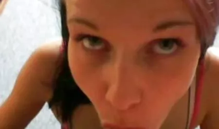 Mẹ cấm con gái mình để gặp các chàng trai, nhưng phim sex nhat ban khong che hd cô không thể chống lại sự cám dỗ của một dừng lại, dương vật.