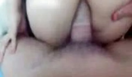 Ông ta lao vào hai con nhat ban ko che đực
