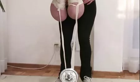 Bốn người đã biến với cô gái tóc vàng bởi những âm đạo và ass trên khuôn mặt của cô ở cuối xnxx khong che nhat ban của vui vẻ.